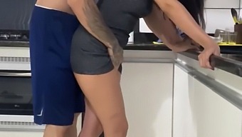 Hot Wife Gets Dirty While Cleaning The Kitchen - Onlyfans Video