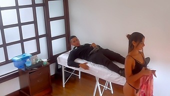 Therapist Receives Facial And Gets Fucked By Client