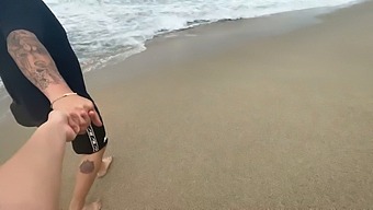 A Guy I'Ve Never Met Offers Me Cash For Sex And Has Me Orgasm On The Beach
