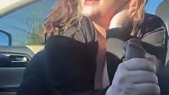 Blonde Bombshell Gives A Natural Oral Pleasure In A Car